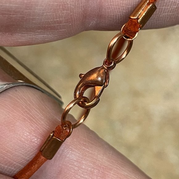 BEAUTIFUL RESIN TEARDROP TREE OF LIFE WITH COPPER BEZEL FRAME AND BALE NECKLACE - Picture 5 of 6